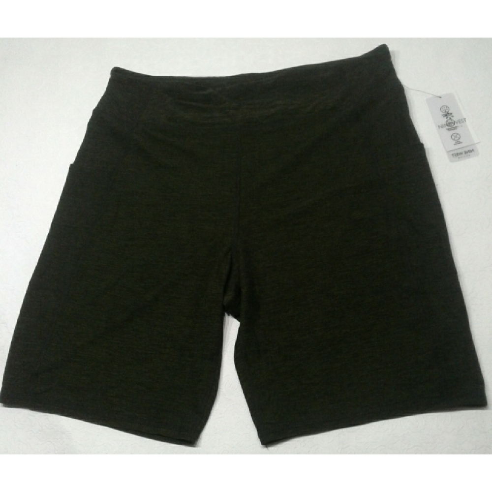 NEW NINE WEST active shorts plus size 3X
